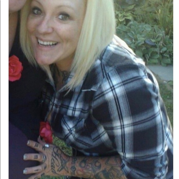 Meet your Posher, Sara - Picture 1 of 3